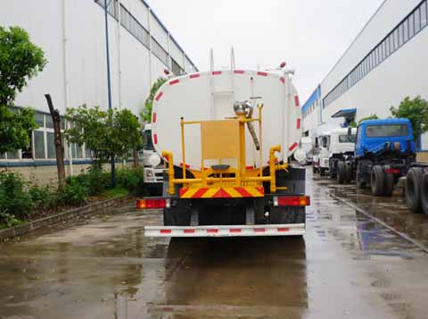 中潔牌XZL5250GSS6型東風(fēng)華神T5后雙橋灑水車